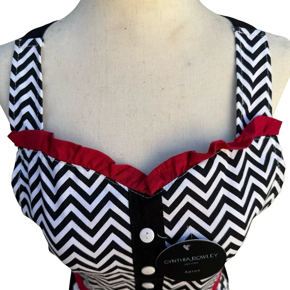 Cynthia Rowley New York Kitsch Apron Black White Chevron Cat Print Ruffle New